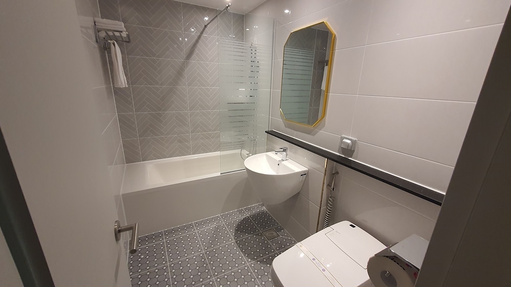 Hotel Amaranth 44/45