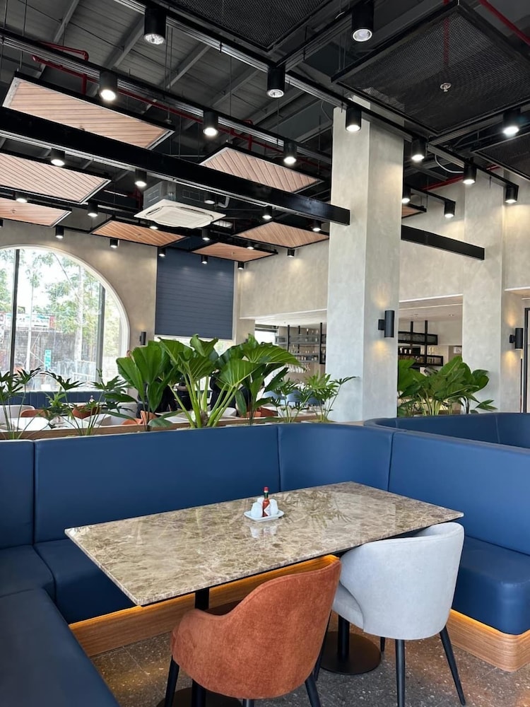 Ibis Styles Subic 33/48