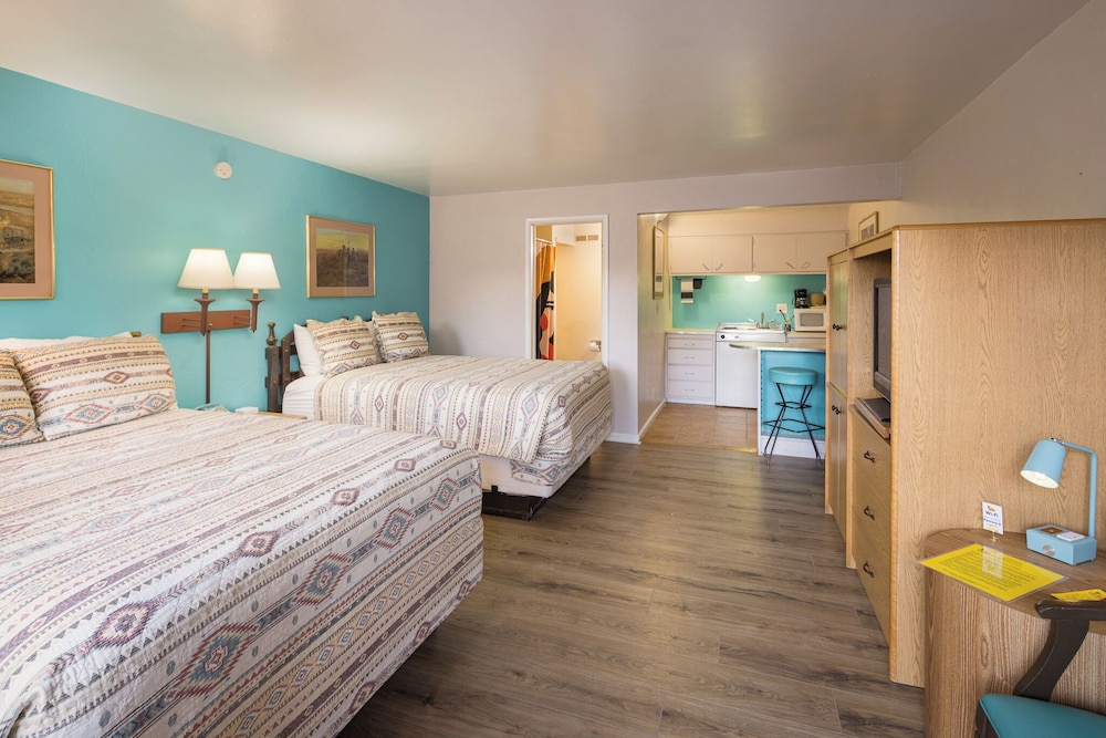 Apache Motel 14/48
