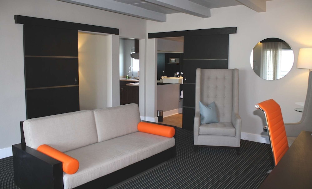 Hotel Current 44/67