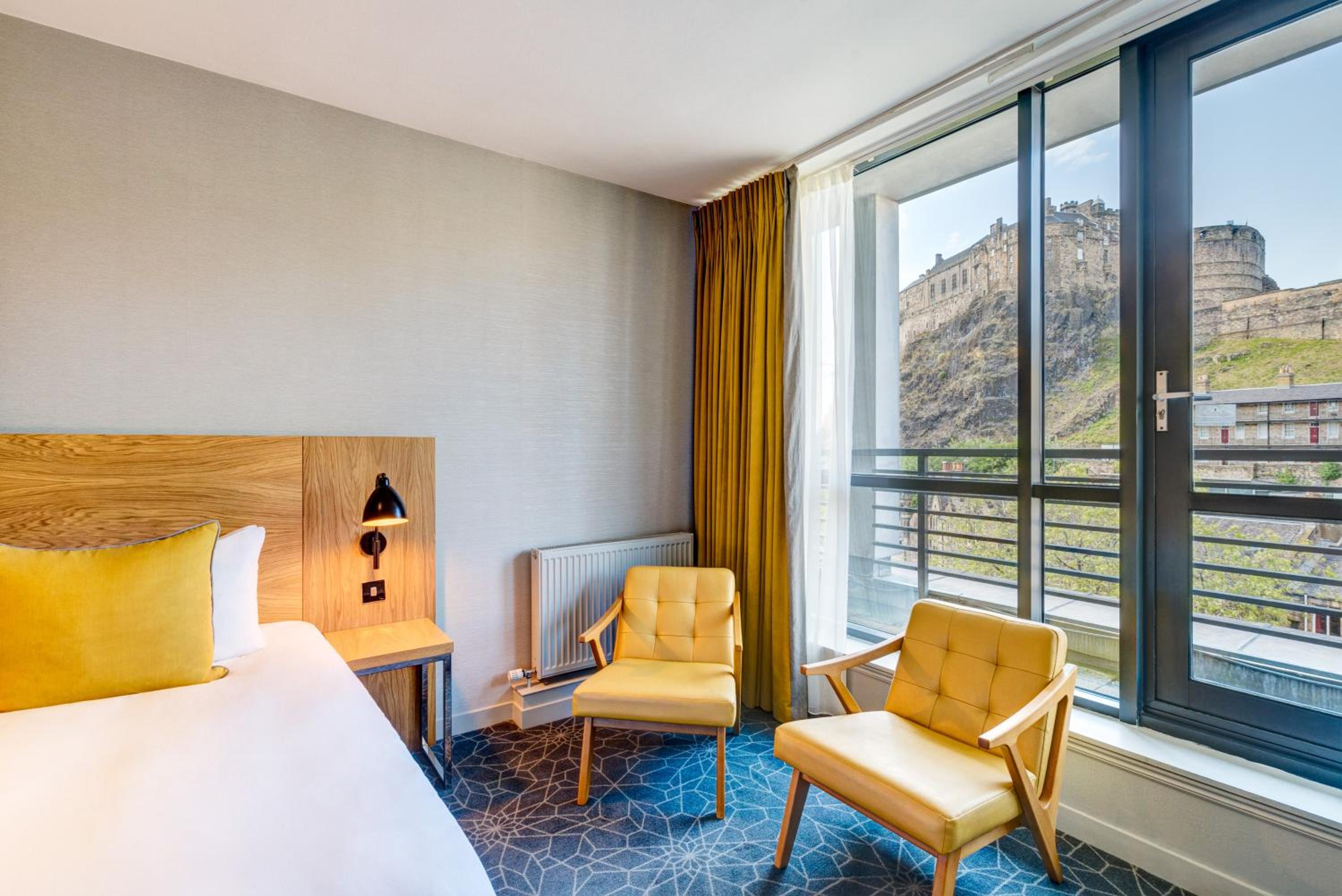 غرفة بسرير فردي تُحدَّد حسب التوفر
