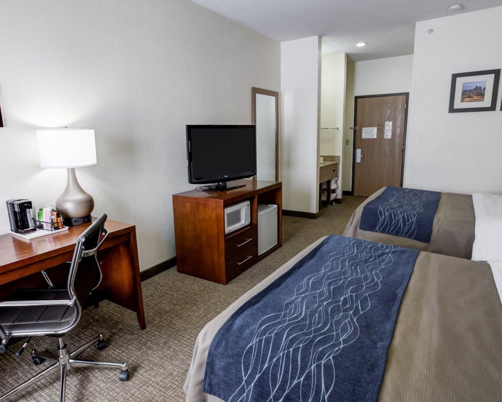 Comfort Inn Kearney Liberty 8/30