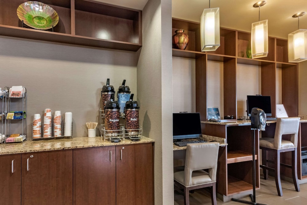 Comfort Suites Airport-University 22/33