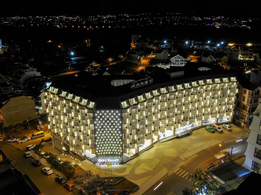 Golf Valley Hotel 1/50