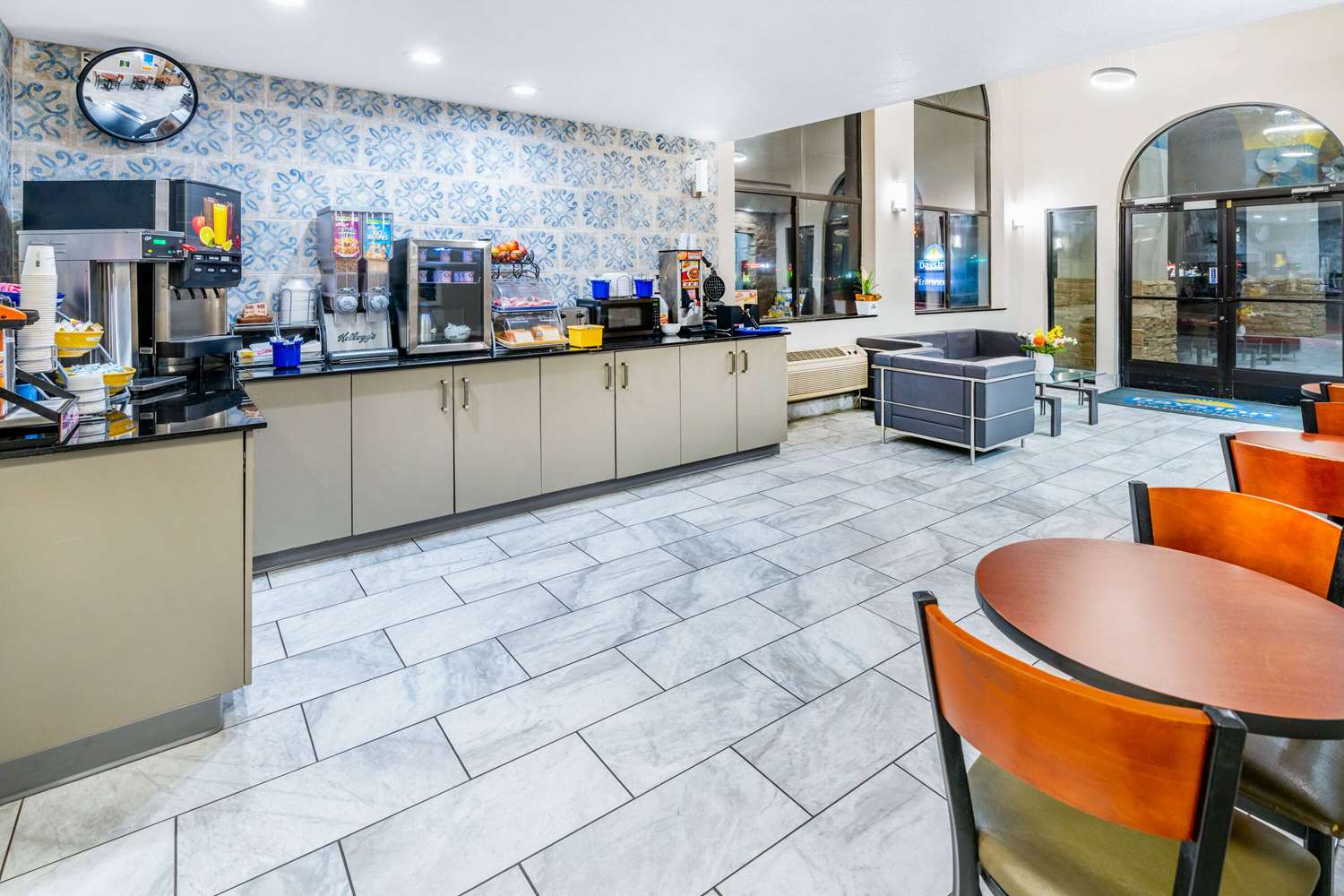 Days Inn by Wyndham Los Lunas 25/33