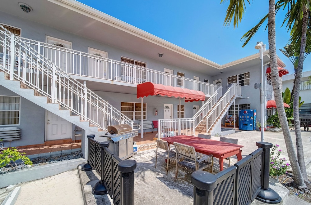 Silver Spray Motel 5/62