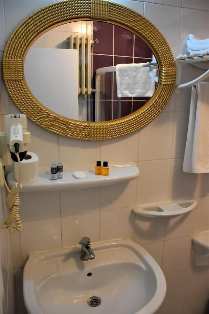 Dinar Hotel 43/43