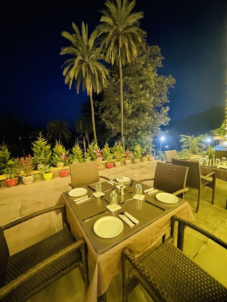 Hotel Rock Regency 41/55