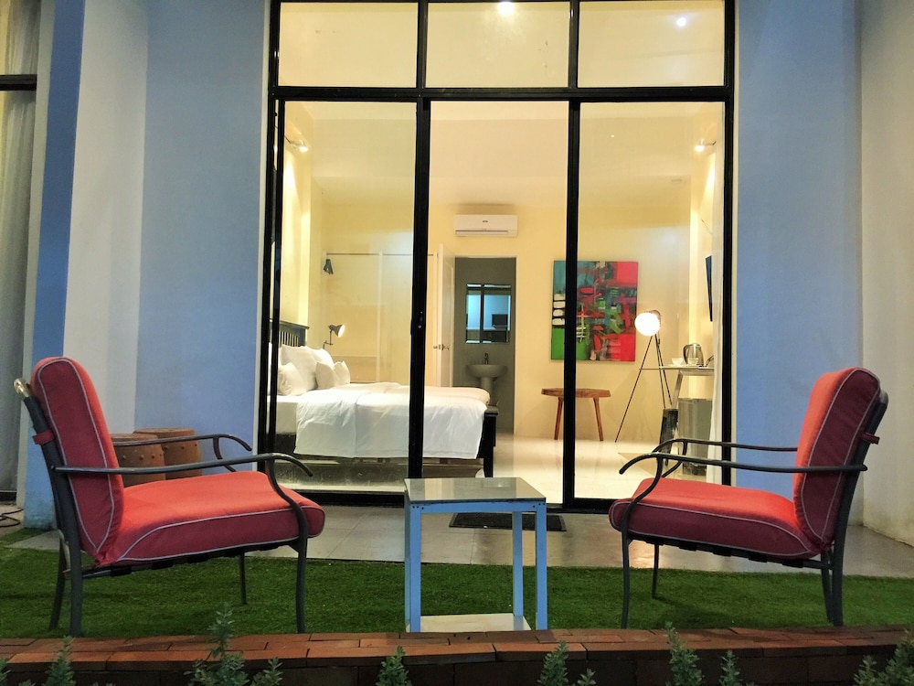 Luxx Boutique Boracay 58/72