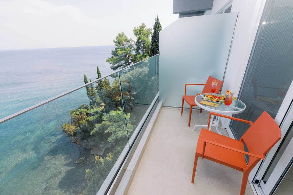 Ray Hotel Corfu 2/50