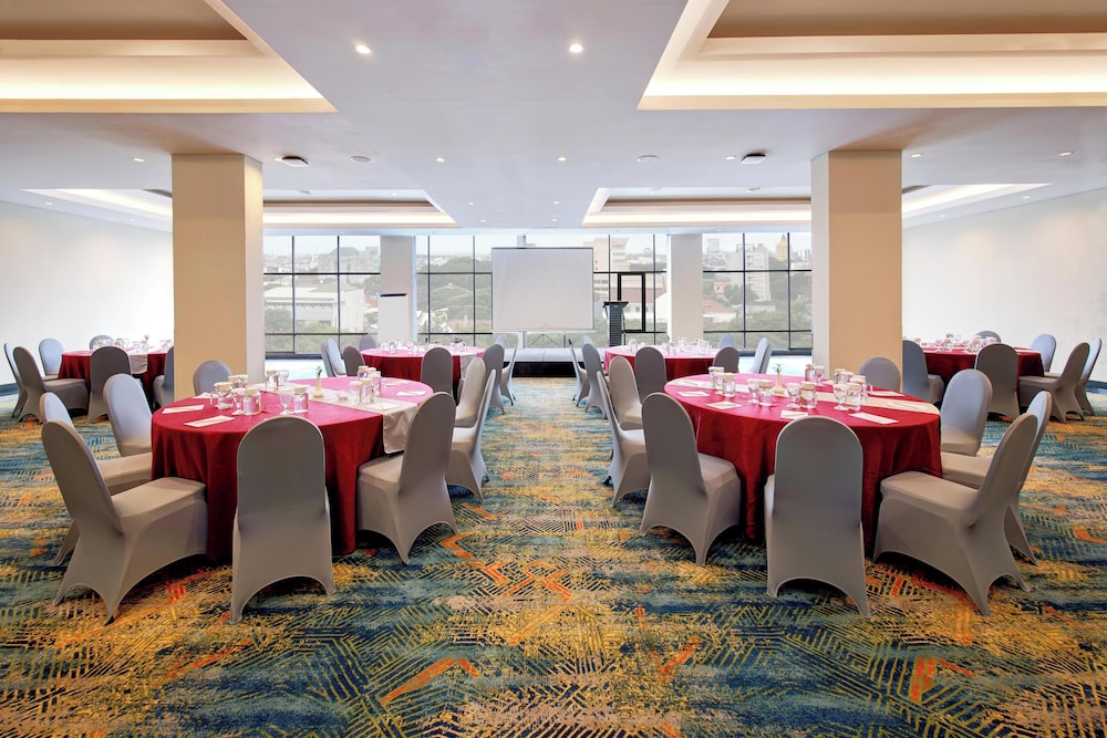 Aston Inn Pantai Losari Makassar 48/55