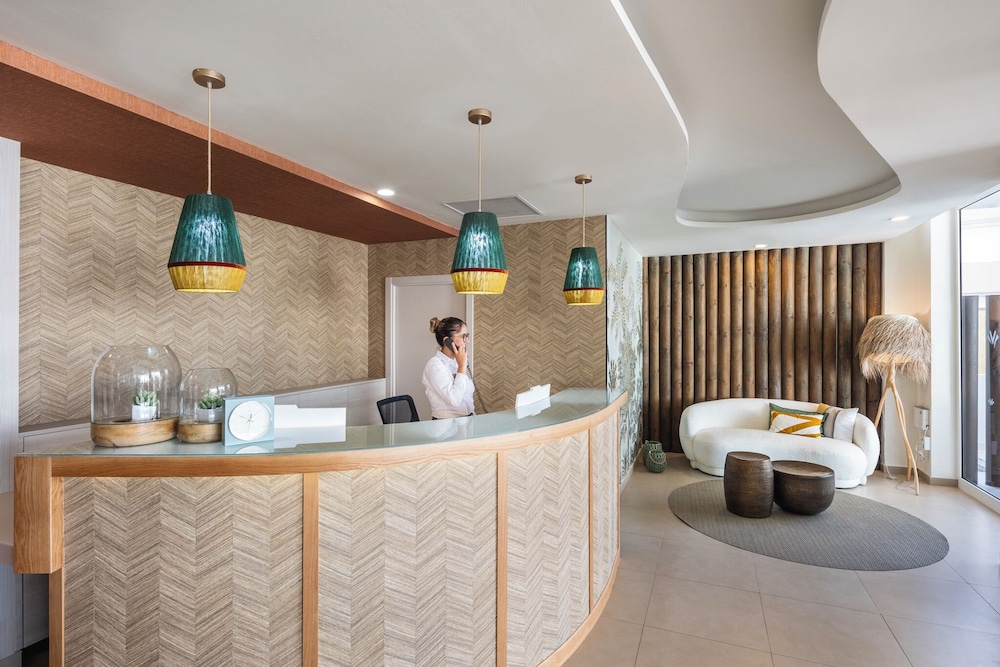 Hotel LIVVO Anamar Suites 8/65