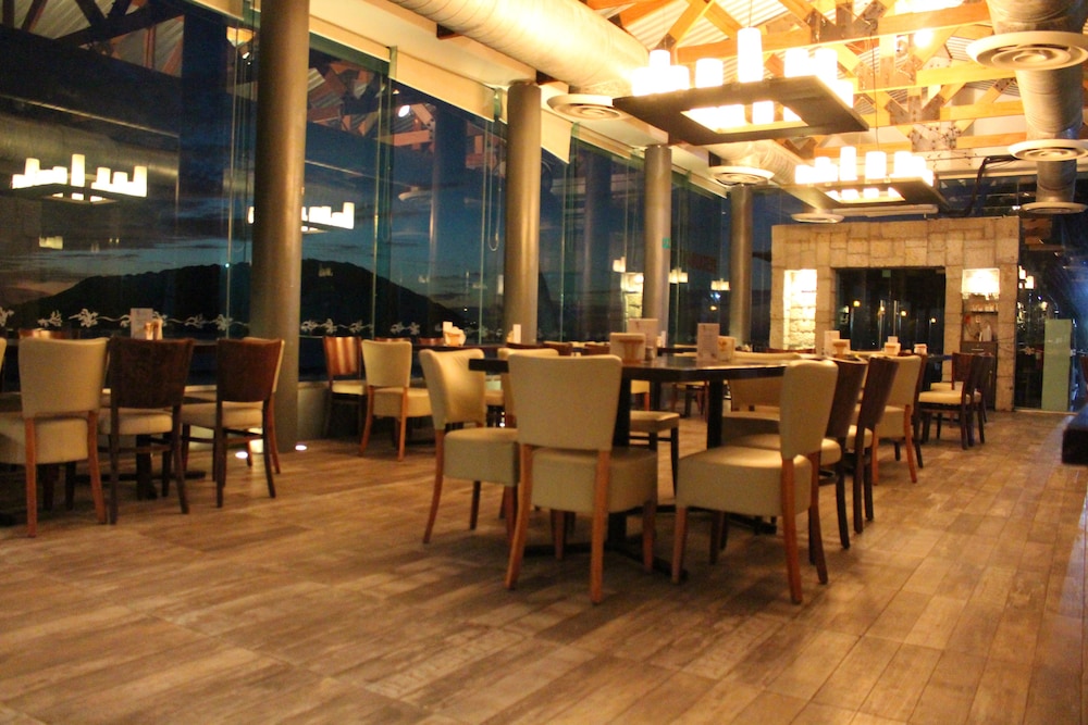 Quijote Inn Hotel 54/67