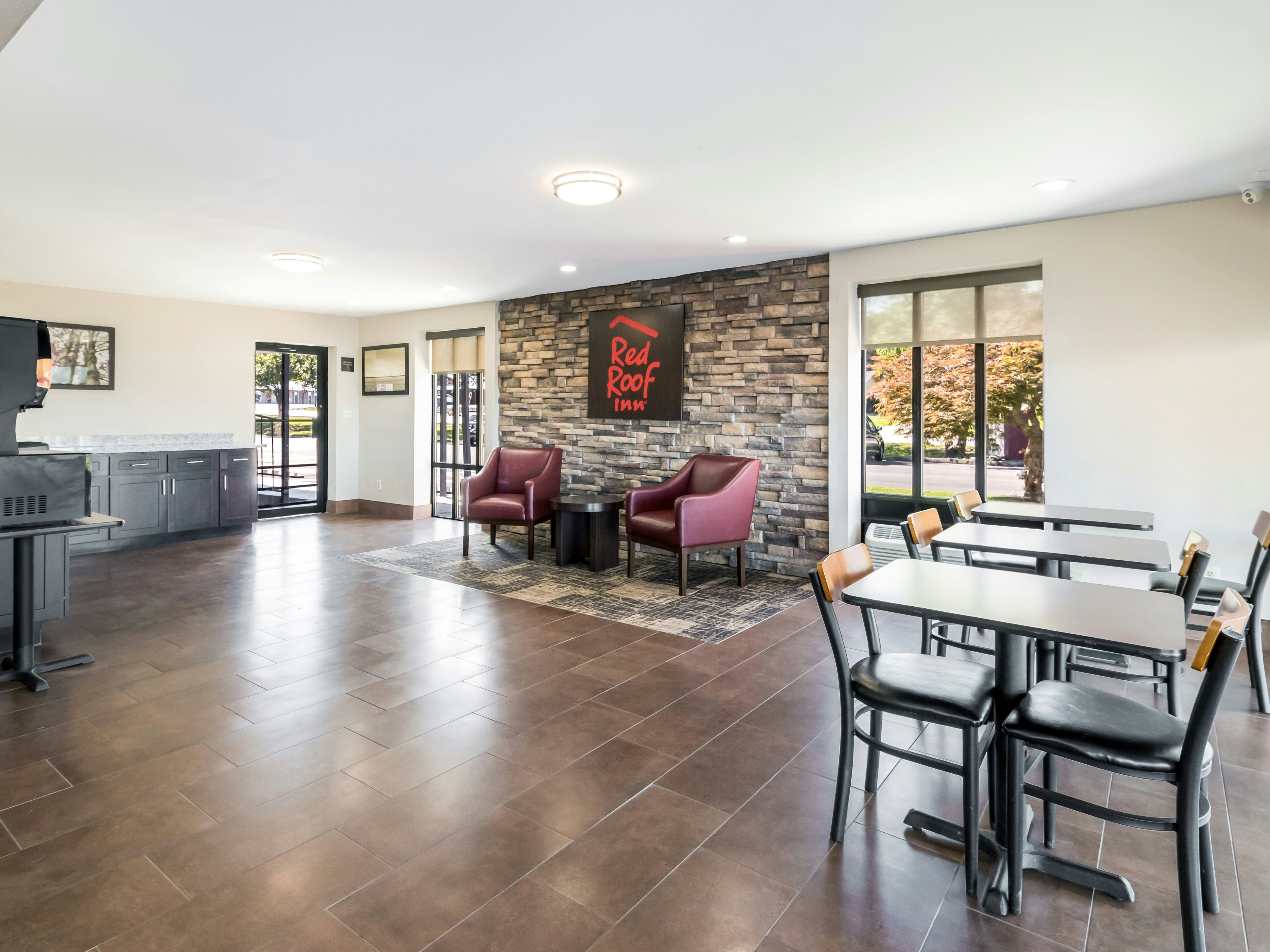 Red Roof Inn Dandridge 12/16
