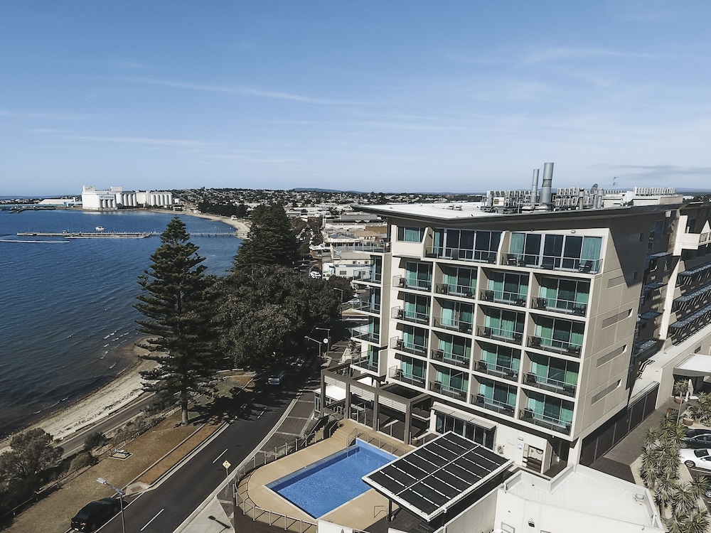 The Port Lincoln Hotel 2/50