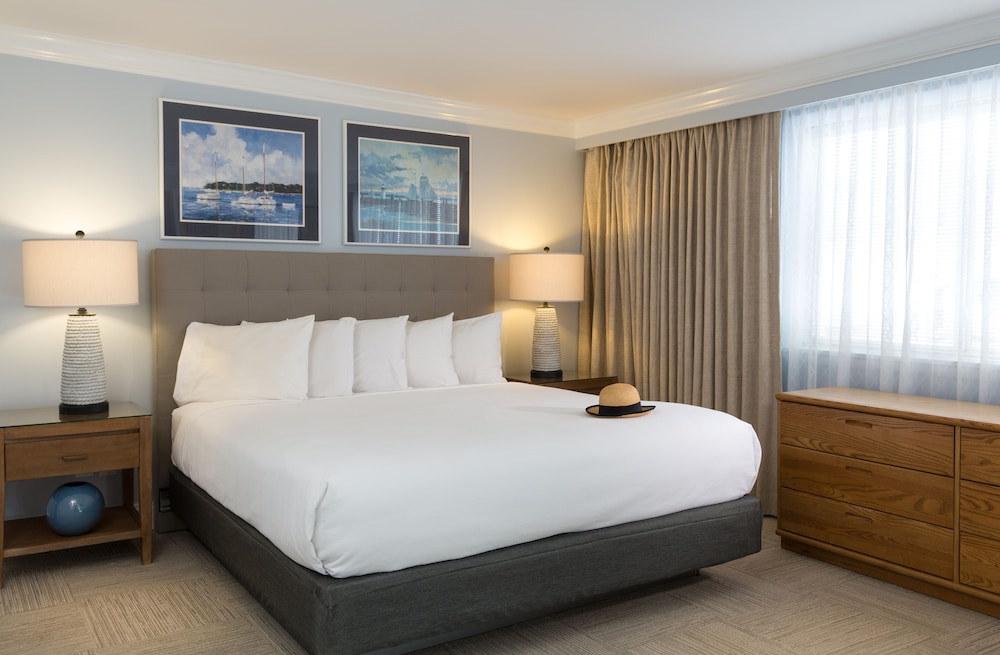 La Mer Beachfront Inn 9/38