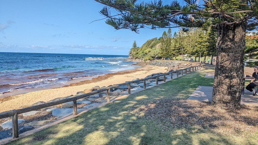 Moffat Beach Motel 53/62