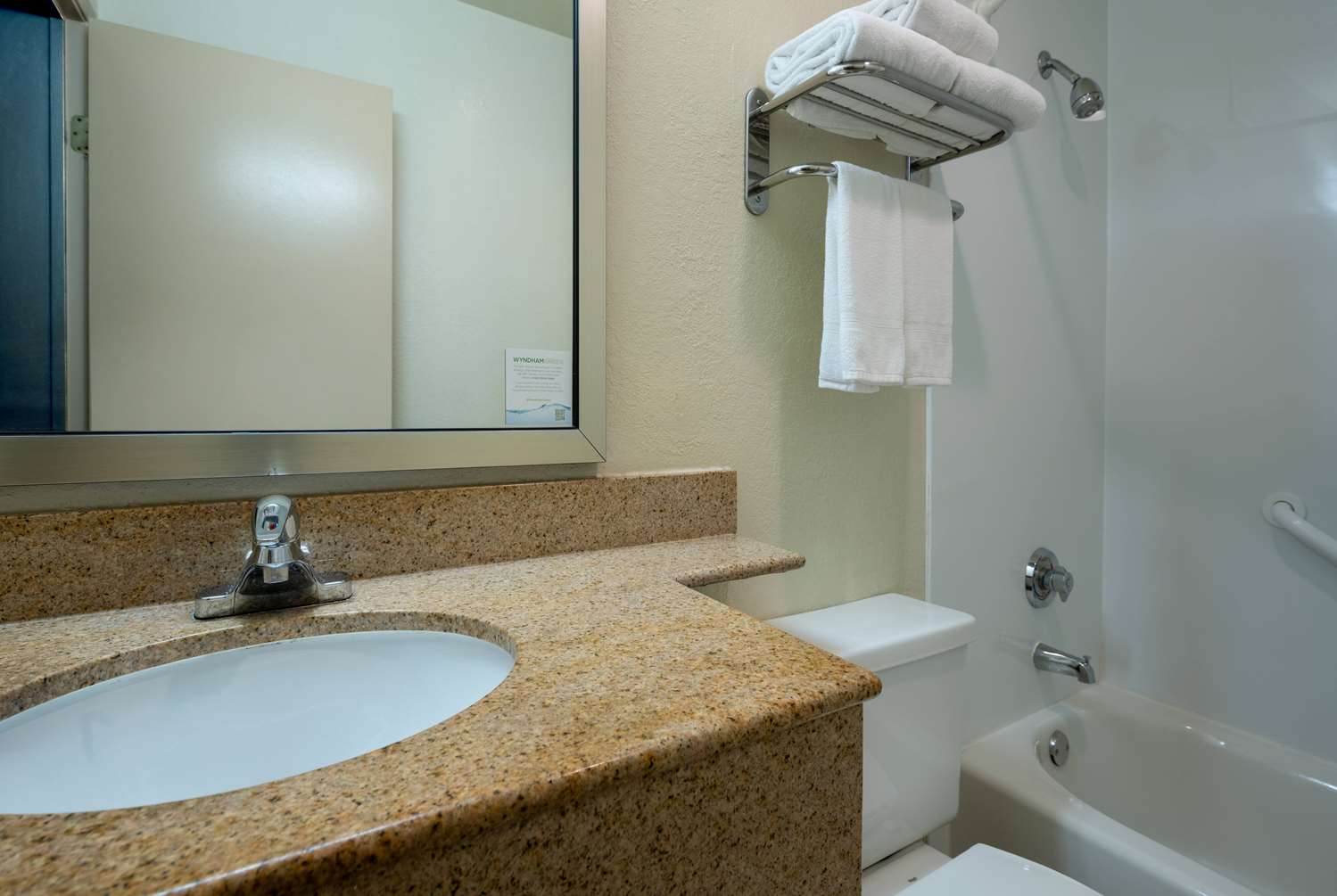 Days Inn By Wyndham Encinitas Moonlight Beach 45/46