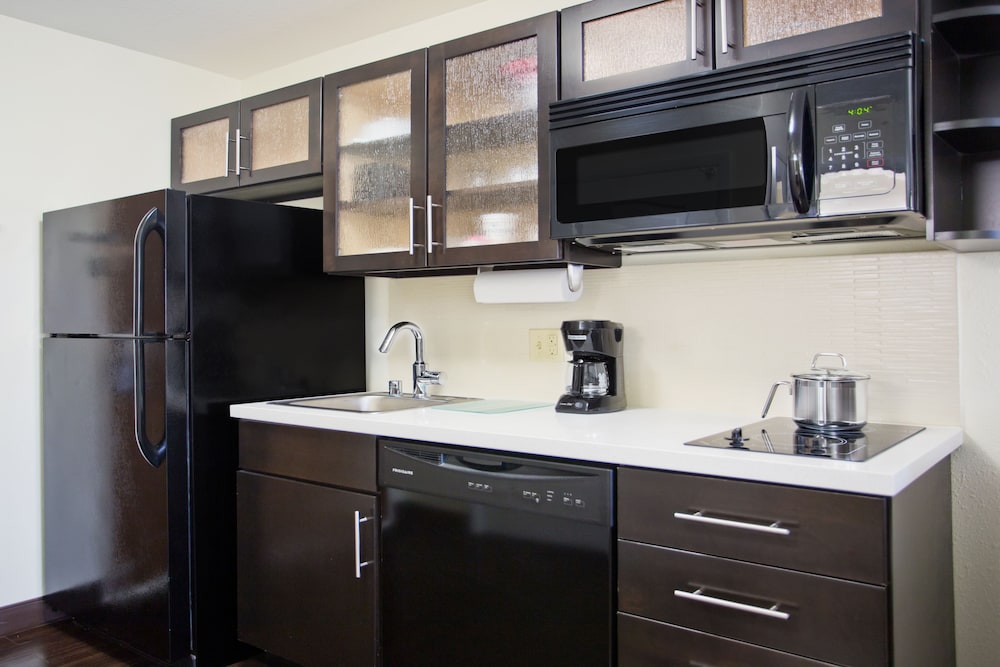 Candlewood Suites Oak Grove - Fort Campbell 50/65