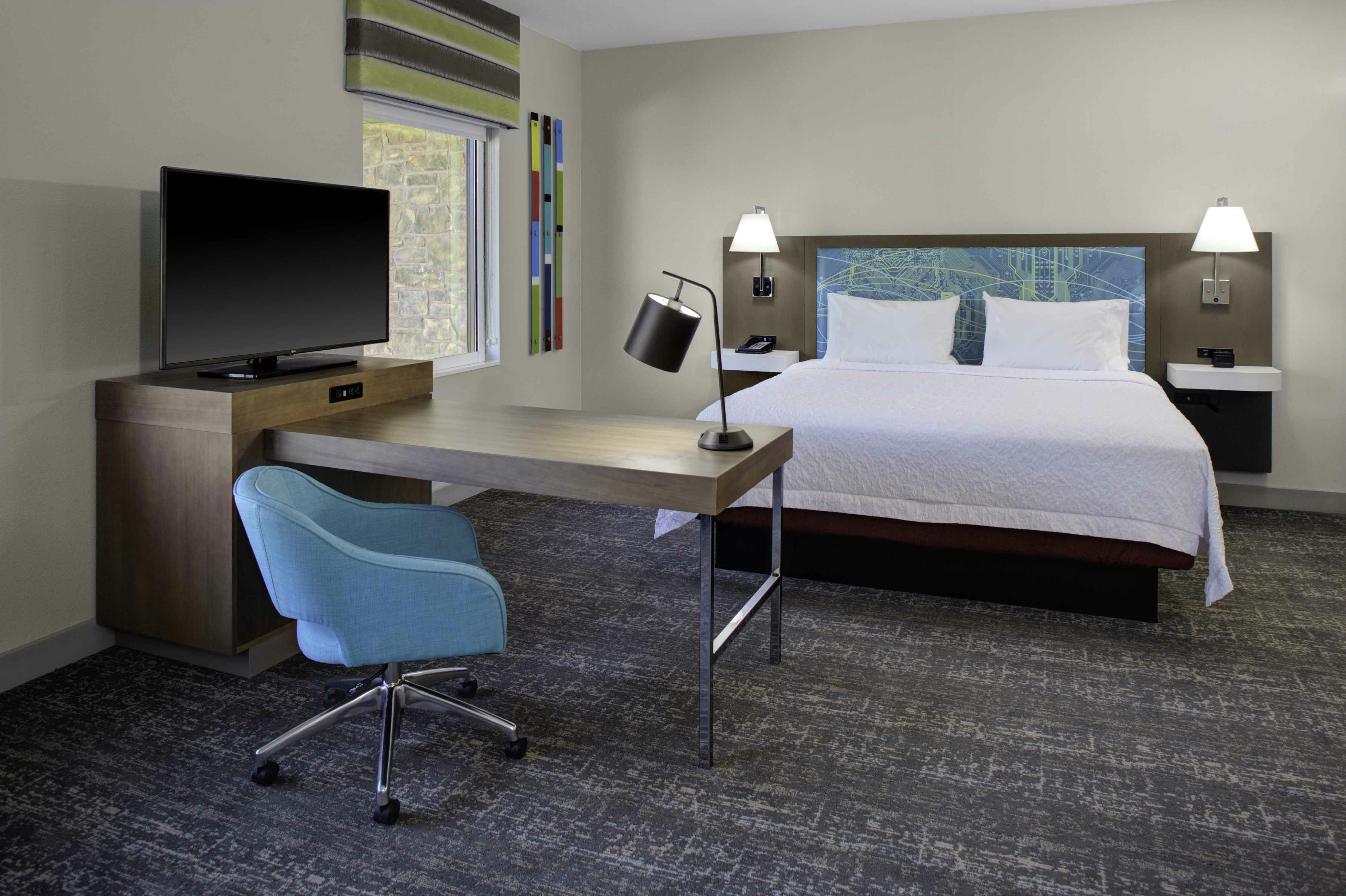 Hampton Inn Suites Flagstaff East Az 33/44