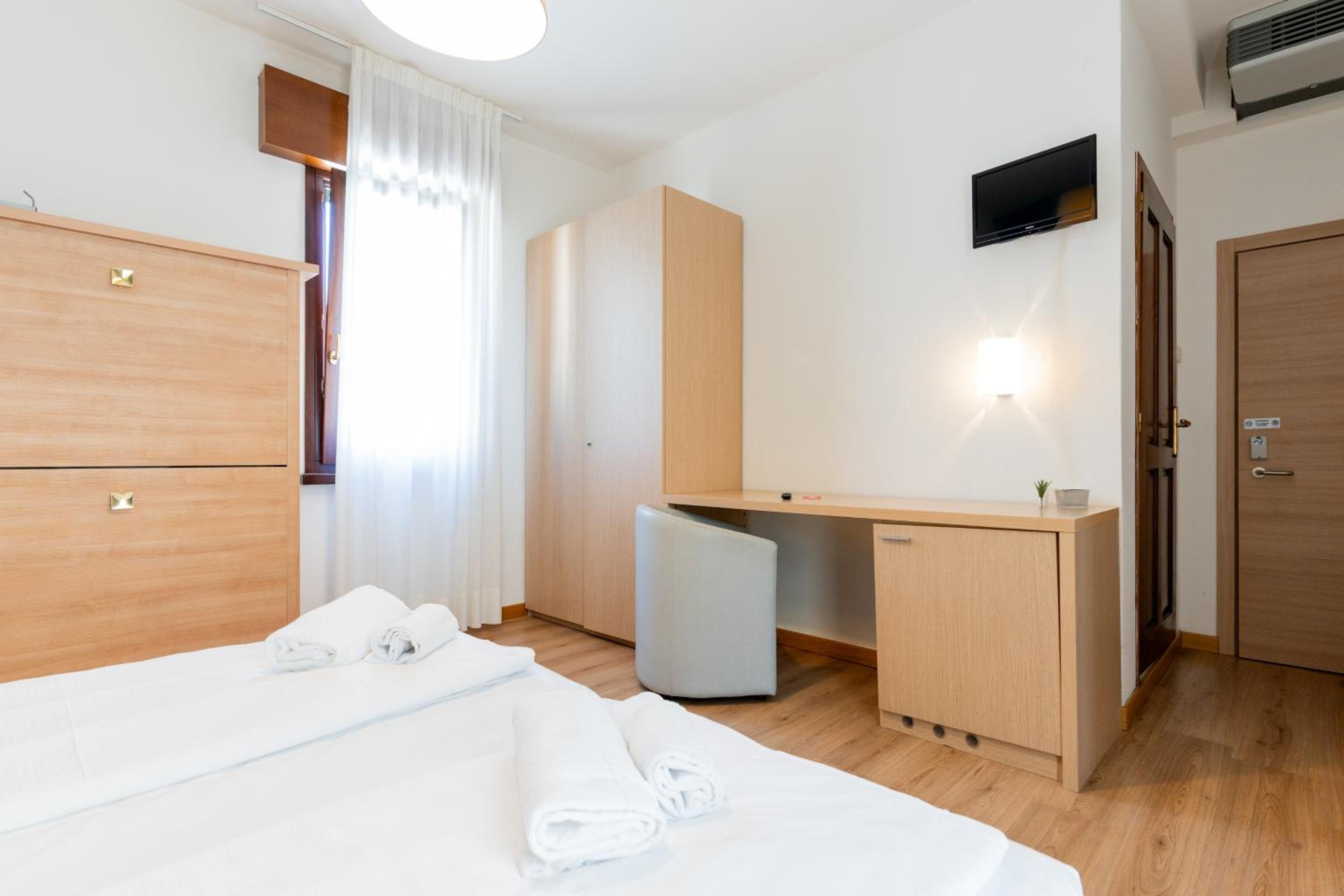 Room, Quadruple, Balcony
