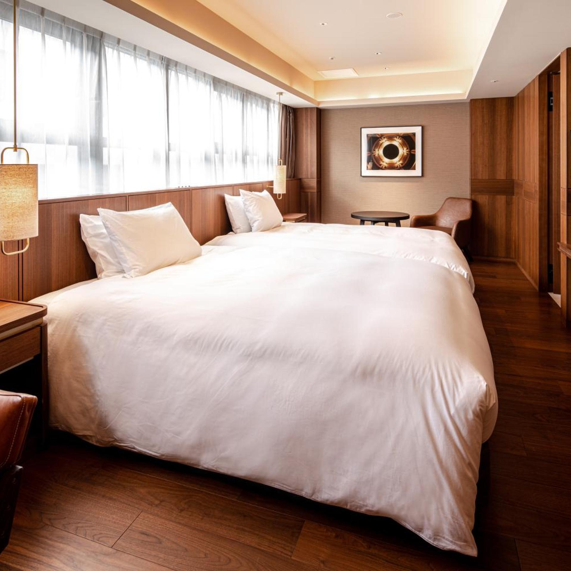 Story, Suite, Twin Beds, Club Lounge Access