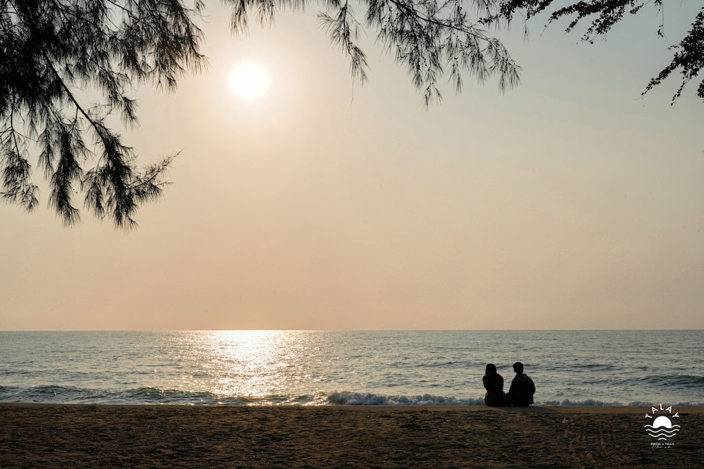 Talay Hotel & Villa 42/50