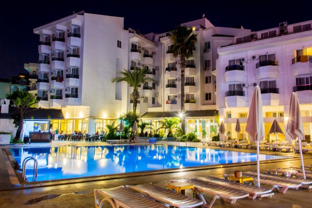Sonnen Hotel 30/30