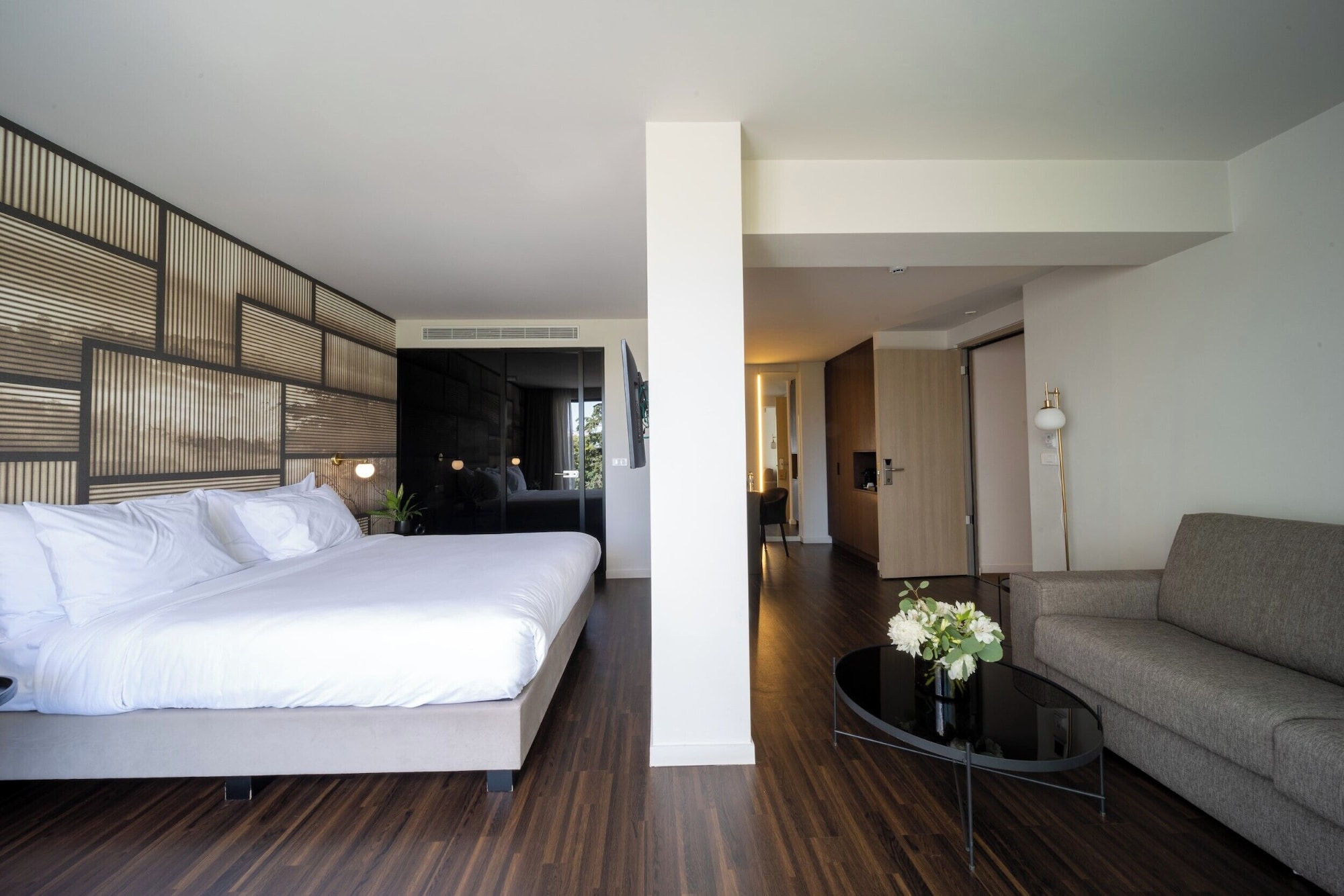 PREMIUM, SUITE, TOP FLOOR
