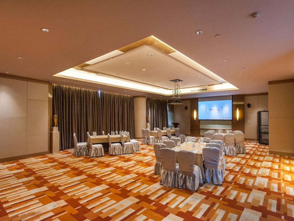 Pullman Linyi Lushang 39/49