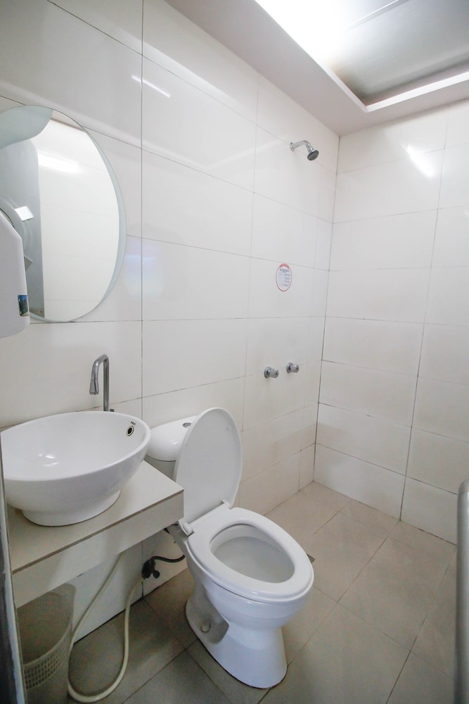 Astrotel Cubao 46/49