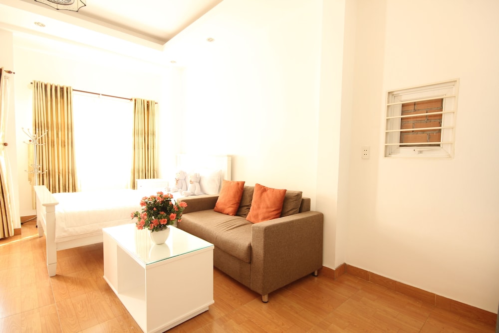 Smiley Apartment 3 28/50