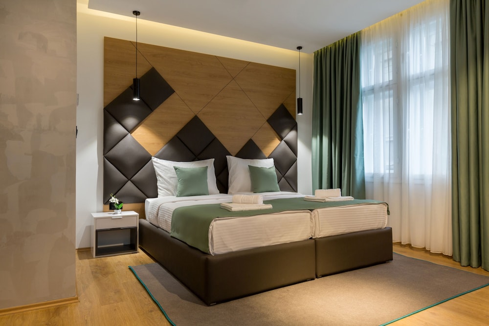 Capital Hotel Garni 17/55