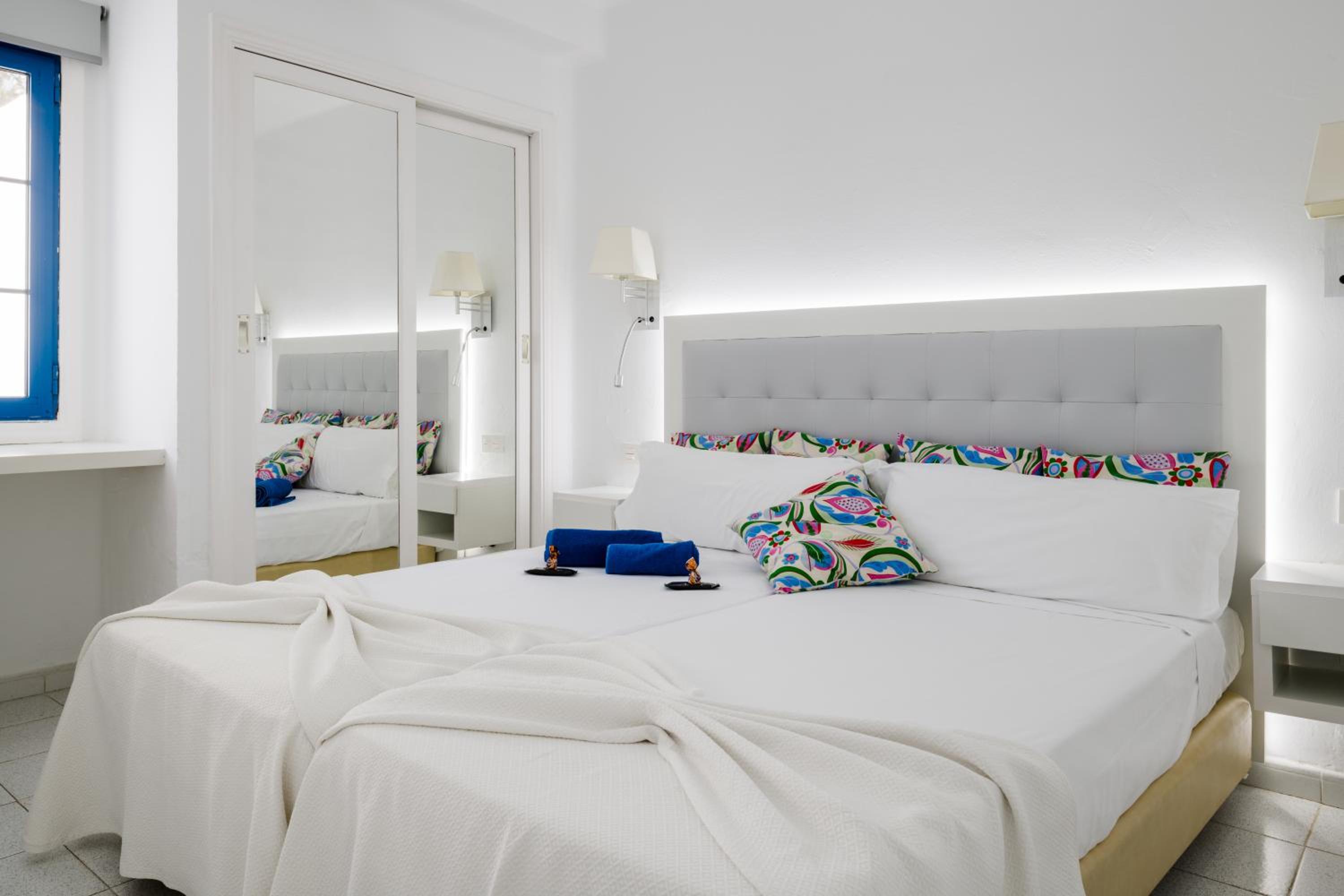 2 Bedrooms, Apartment