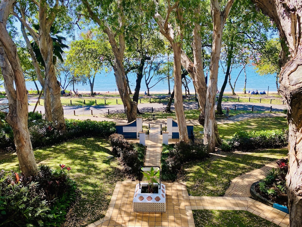Beachview Apartments at Villa Paradiso 40/50