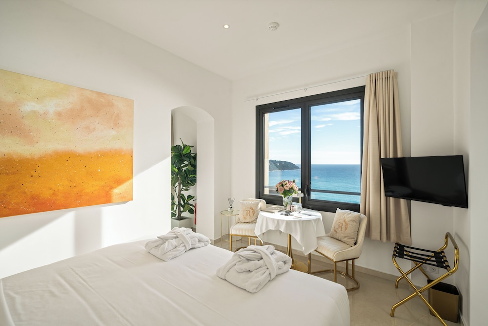Hotel Le Roquebrune 13/50