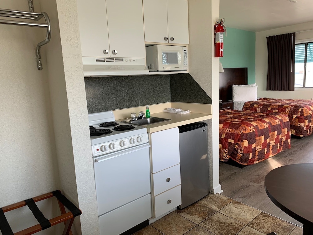Rodeway Inn And Suites 41/71