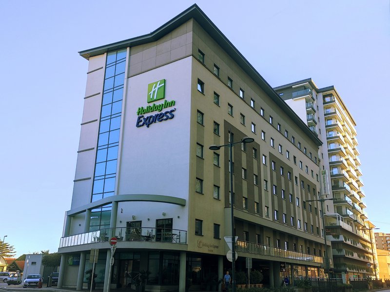 Holiday Inn Express Gibraltar 3/48