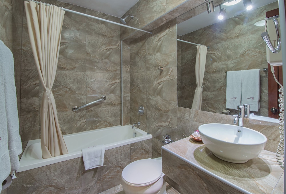 Ruinas Hotel 33/36