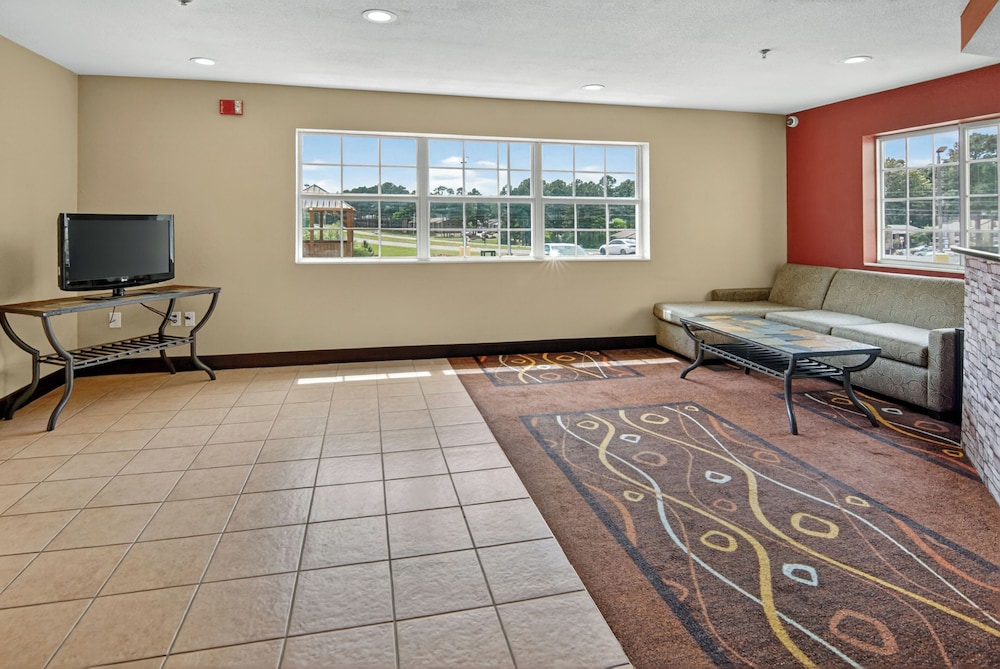 Hometown Inn Suites 36/51