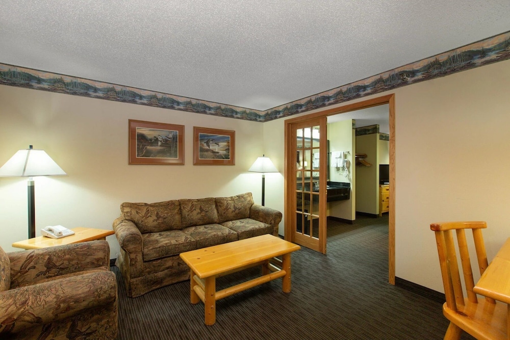 Quality Inn Ladysmith, WI 28/46