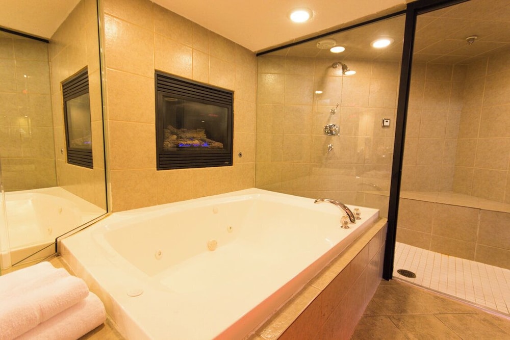 Essence Suites 15/28