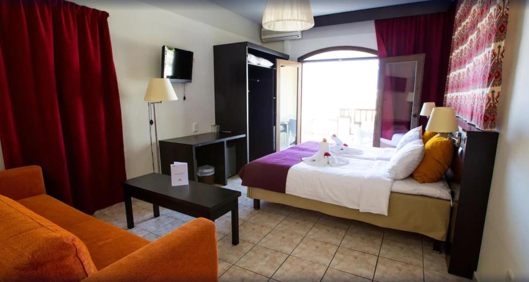 Almyrida Village and Waterpark 25/70