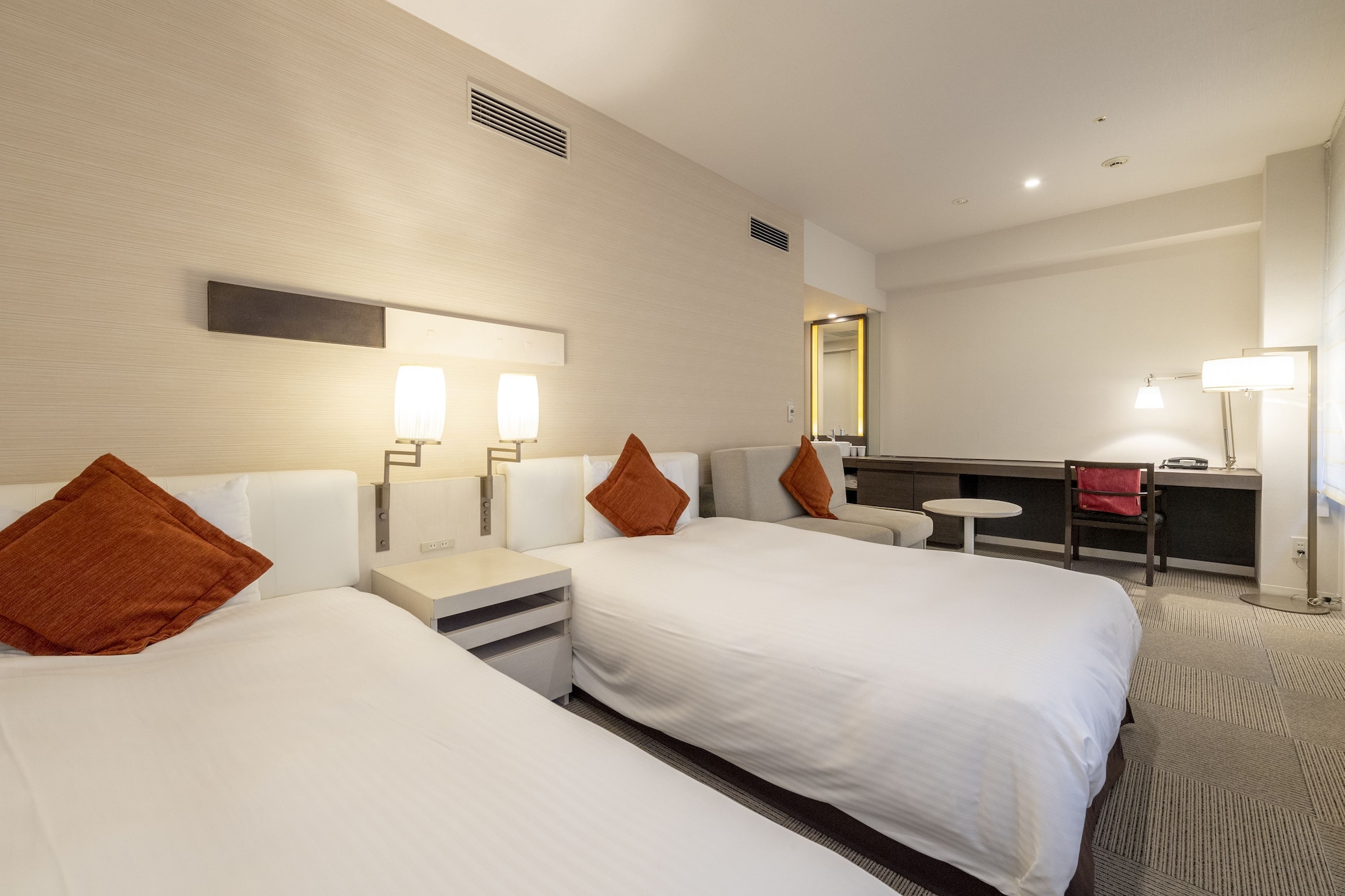 UNIVERSAL, WITH EXTRA BED