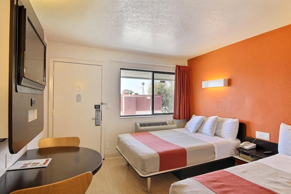 Motel6 Goleta, CA - Santa Barbara 37/57