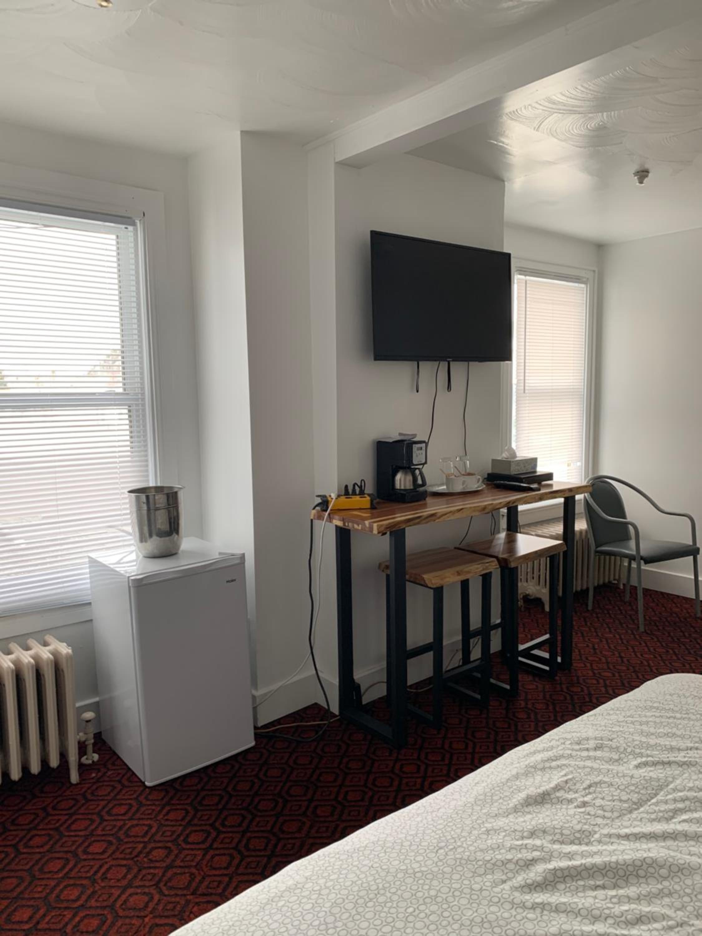 Lakeview Hotel 24/33