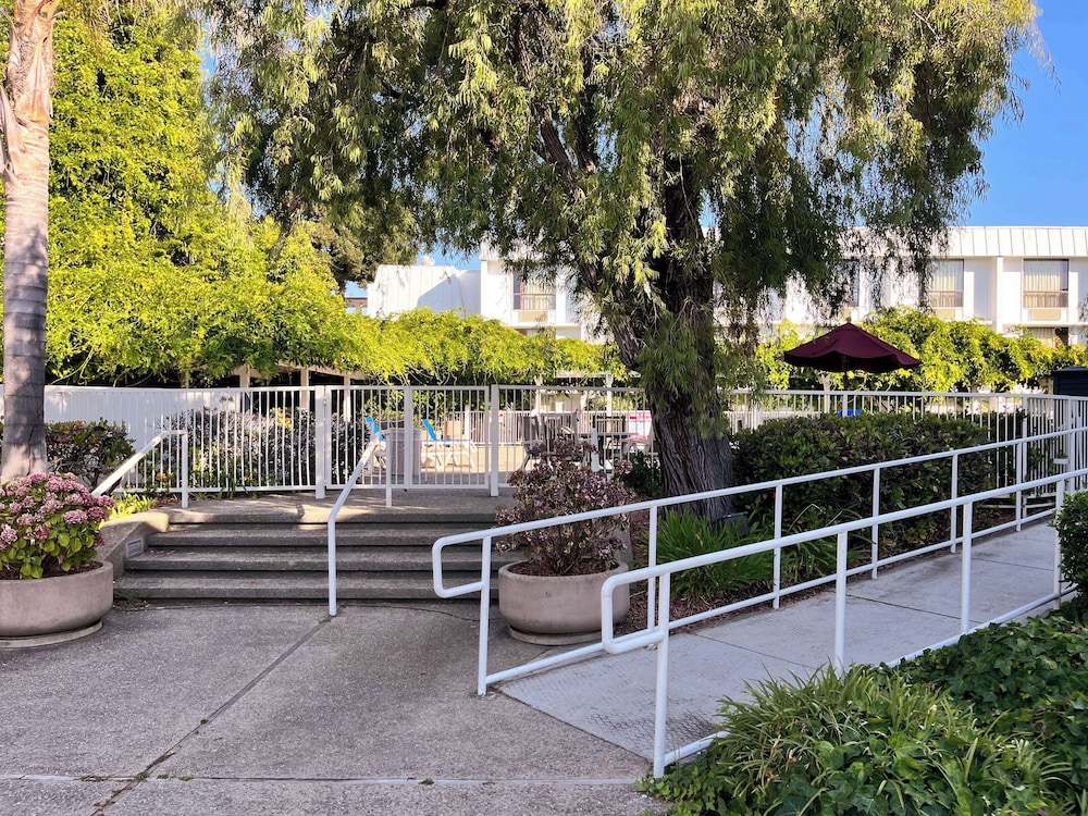 Studio6 Belmont, CA San Francisco - Redwood 28/31