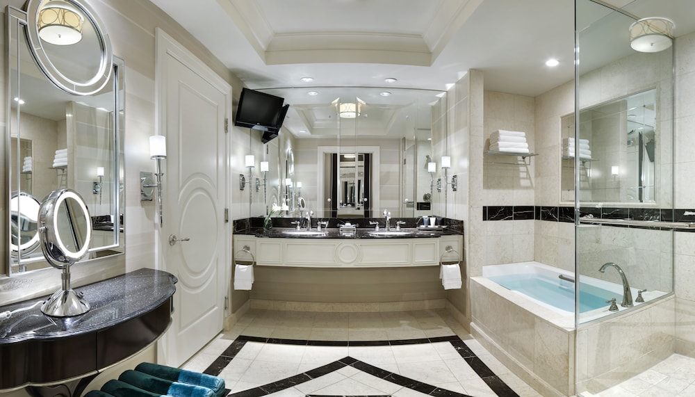The Palazzo Prestige Club Lounge 43/68
