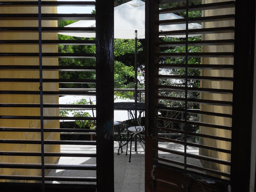 B&B Macrina 8/20