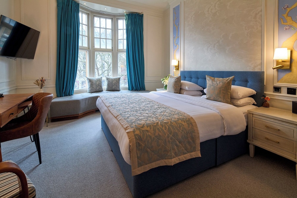 CLUB, KING BED